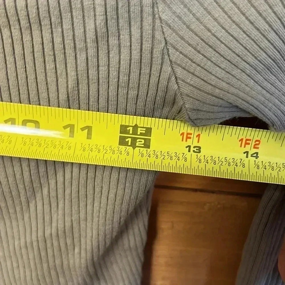 Uniqlo Womens Olive Green button up ribbed long sleeve cropped top XS cardigan - Picture 5 of 6